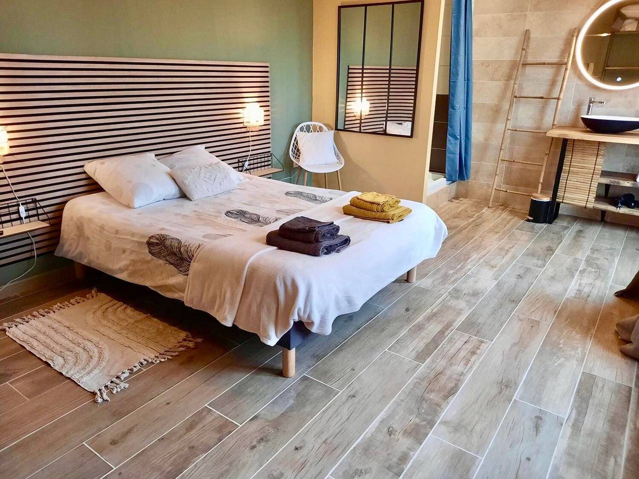 Encantador Gîte Cerca de la Loire con Jardín y Terraza Cúbierta para 4 Personas in Brain-sur-Allonnes, Valle del Loira