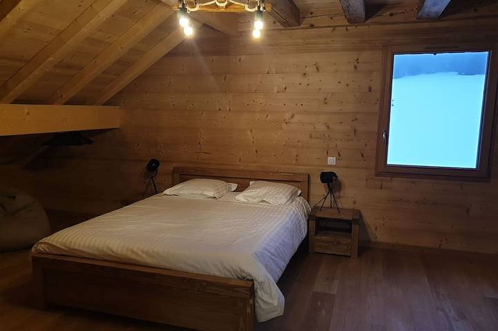 Location de vacances pour 7 personnes, avec terrasse à Rochejean - 2