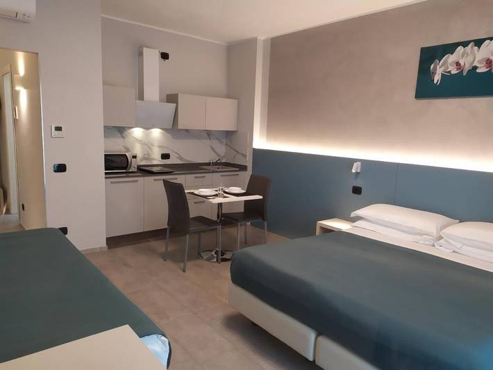 B&b per 2 persone, con panorama e giardino in Desenzano del Garda