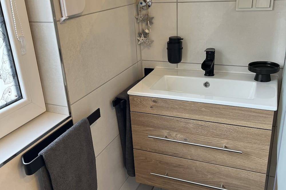 Appartamento intero, Appartamento 'Reni's Ferienwohnung' con balcone e Wi-Fi in Leverkusen, Bergisches Land