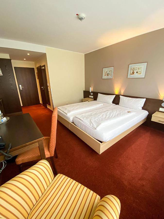 Hôtel pour 2 personnes, avec sauna ainsi que jardin et piscine, animaux acceptés à Bergneustadt - 3