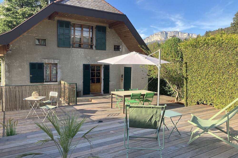 Maison de Style Savoyard - Animaux acceptés in Menthon-Saint-Bernard, Région d'Annecy