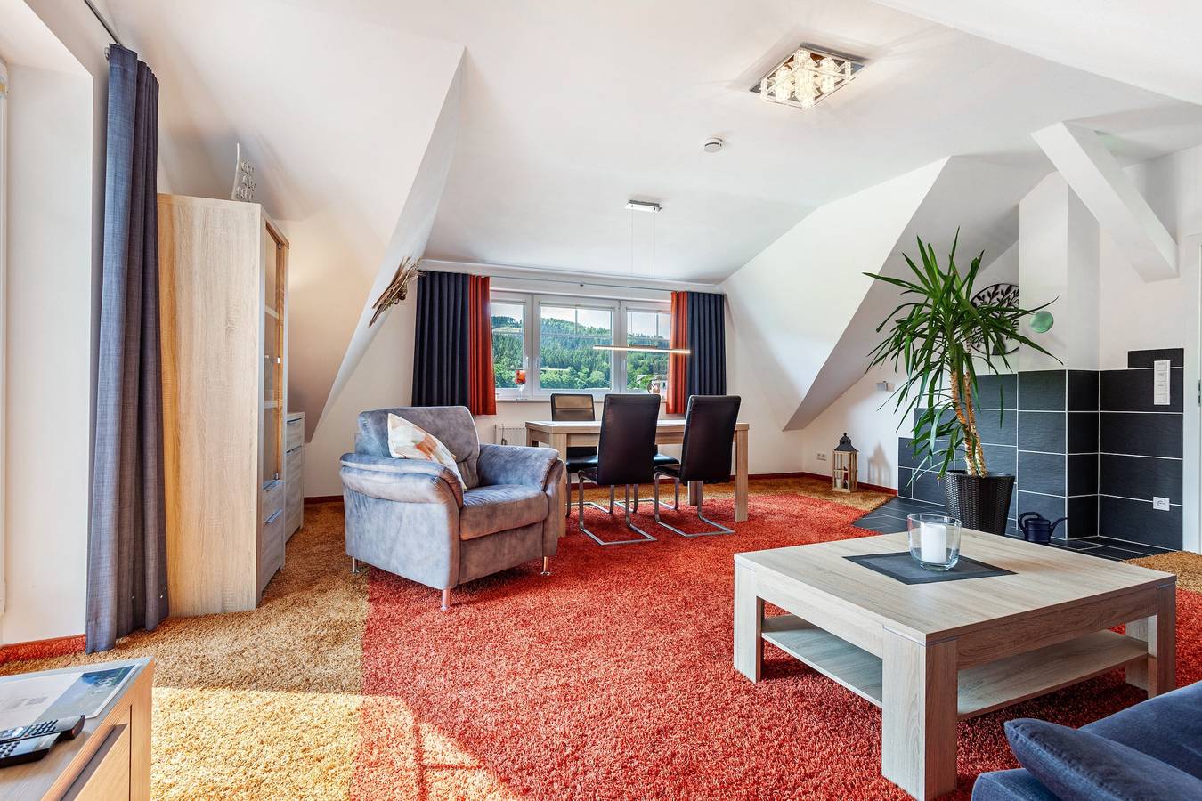 Ganze Wohnung, Ferienwohnung 'Sarina 2' mit Bergblick, Balkon und Wi-Fi in Willingen, die Mittelgebirge