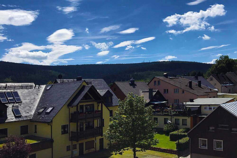 Entire apartment, 3-zimmer Apartment-maisonette Bergblick - Apartments Fichtelberger Blick in Oberwiesenthal, Ore Mountains
