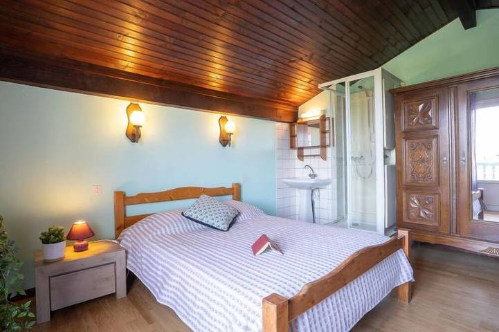 Location de vacances pour 8 personnes, avec jardin ainsi que terrasse et piscine, animaux acceptés à Arcangues - 4