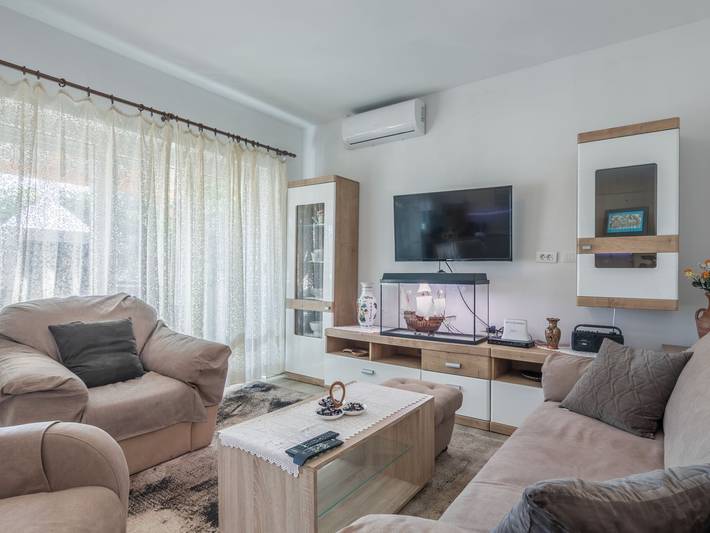 Ferienhaus für 5 Personen, mit Terrasse und Garten in Fazana - 2