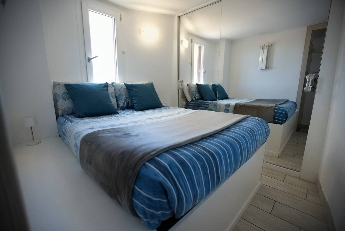 Ganze Wohnung, Penthouse mit großer Terrasse und privatem Parkplatz nahe Trastevere in Wohngegend in Rom, Rom Provinz