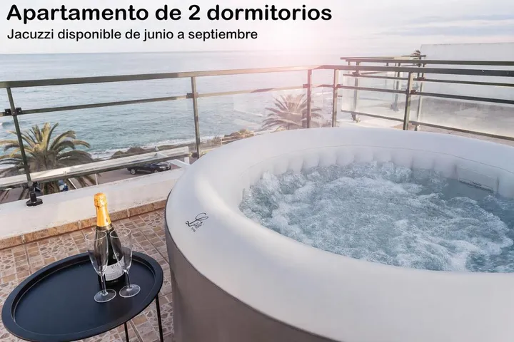 Apartamento de vacaciones para 4 personas, con piscina además de jacuzzi y jardín - 1