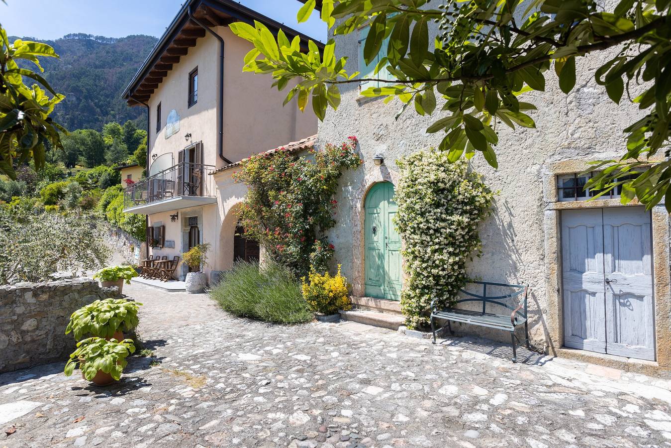 Ganze Wohnung, Ferienwohnung 'Lancillotto' mit gemeinsamer Terrasse, gemeinsamem Garten und Wlan in Vesio, Tremosine
