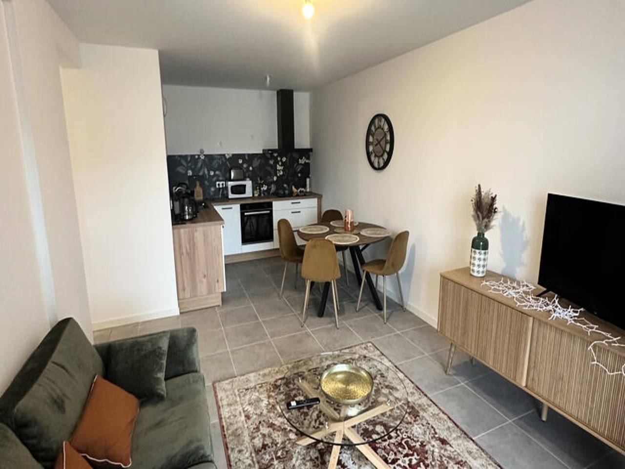 Entire apartment, Apartment in La Rochelle near Sandy Beach in La Rochelle, La Rochelle region