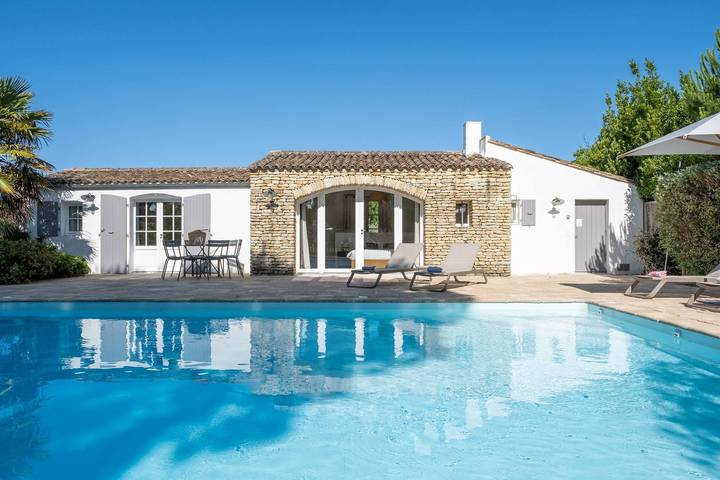 Gîte pour 19 personnes, avec Piscine à Les Portes-en-Ré