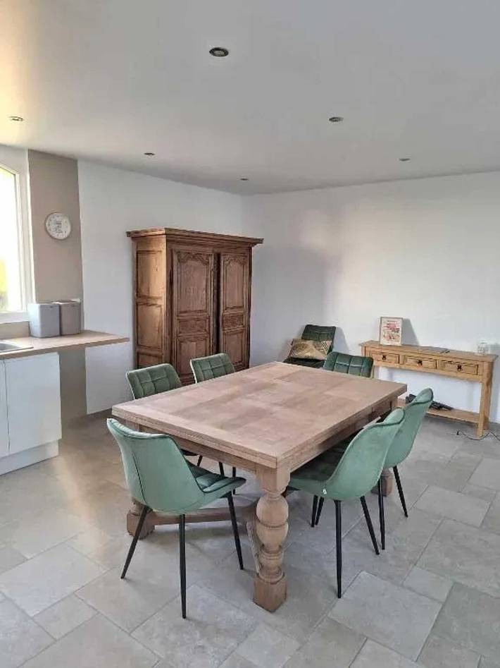 Ganze Wohnung, Geräumige Wohnung in Monfréville mit Terrasse in Saint-Benoît-de-l'Aure, Bayeux und Umgebung