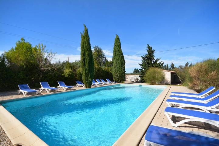 Gîte pour 6 personnes, avec terrasse ainsi que jardin et piscine, animaux acceptés