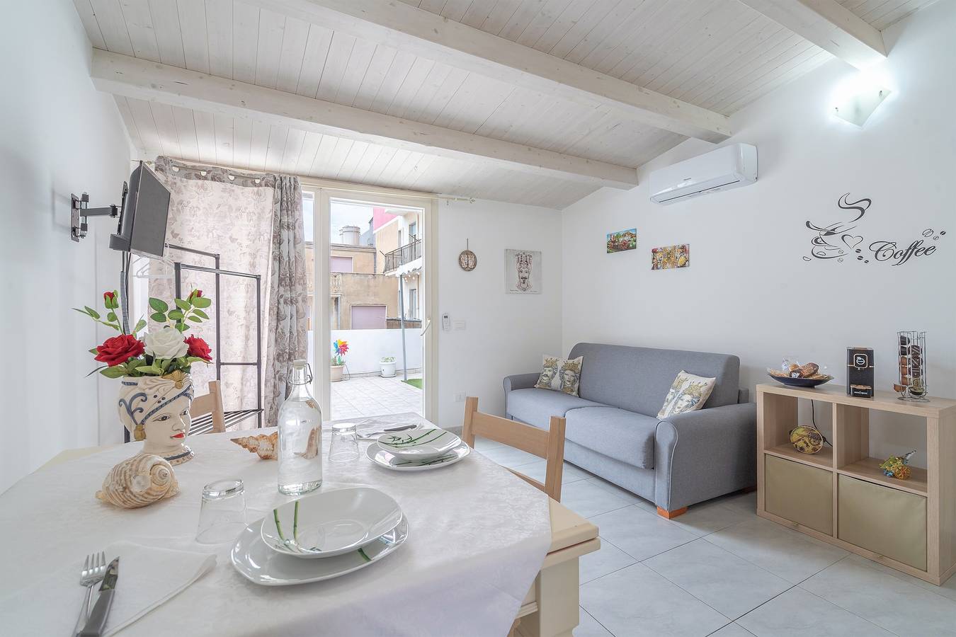 Appartement entier, Appartement 'Sfea Home' avec terrasse privée, Wi-Fi et climatisation in Pachino, Province de Syracuse