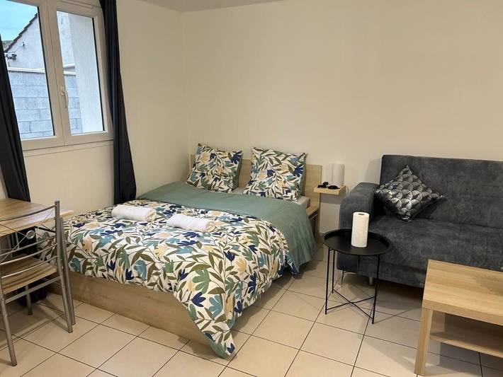 Location de vacances pour 2 personnes, avec vue et jardin à Sarcelles