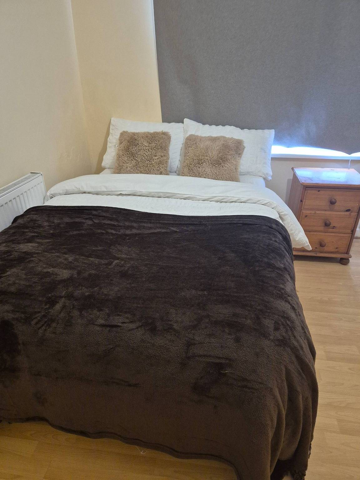 Spacious Large 4Br Home Train Station University in Northampton, Northamptonshire