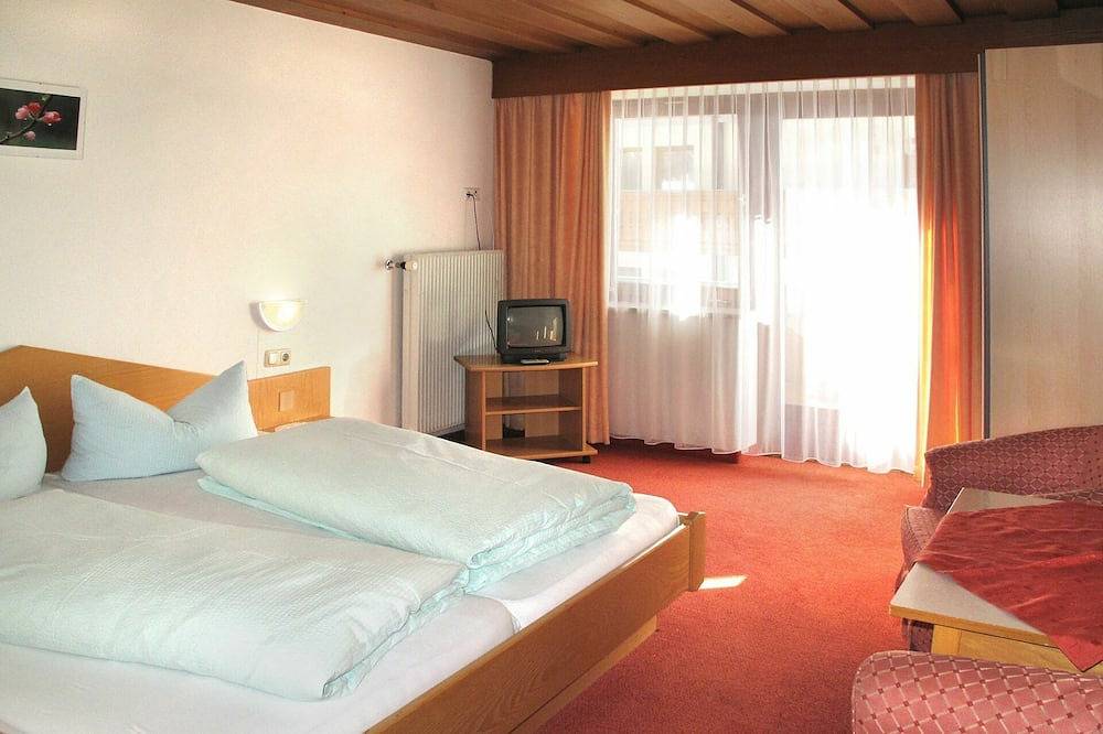 Geheel appartement, Mooi appartement voor 6 personen met Wifi, Tv, balkon en huisdieren toegestaan in St. Valentin auf der Haide, Graun
