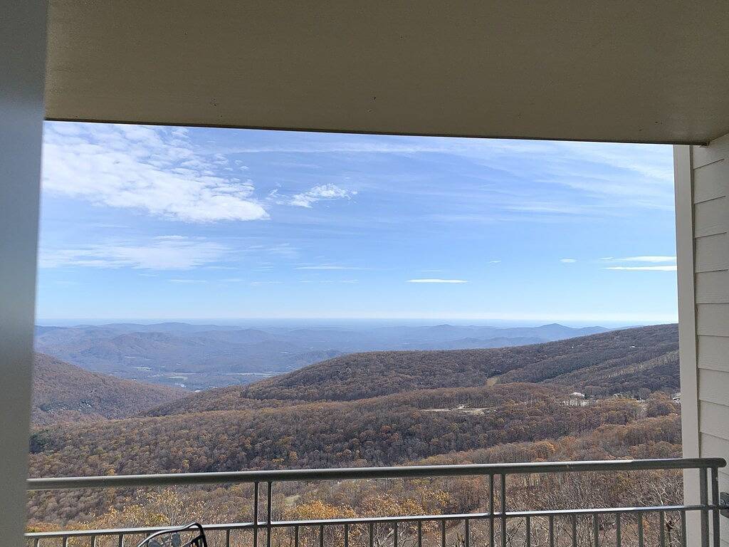 Ganze Wohnung, Beste Aussicht auf Berg! Verfügbar ab Herbst 2019! Buchen Sie Jetzt! in Wintergreen, Nelson County