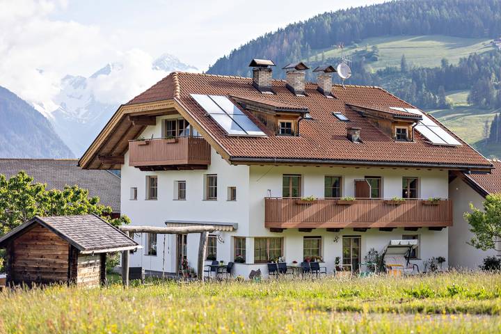 Ferienwohnung für 4 Personen, mit Balkon und Garten in Olang