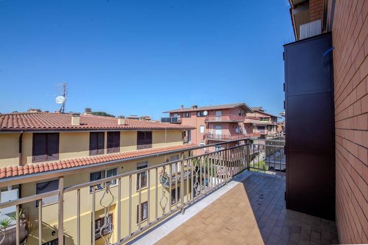 Gîte pour 4 personnes, avec balcon à Fonte Nuova - 4