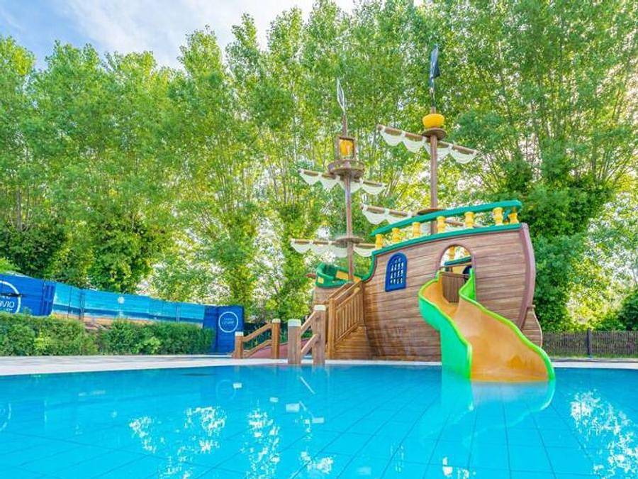 Camping Ca' Savio  - Mobilheim 6 personen - Comfort | 3 Zi. | 6 Pers. | Erhöhte Terrasse | Clim. in Punta Sabbioni, Venedig Provinz