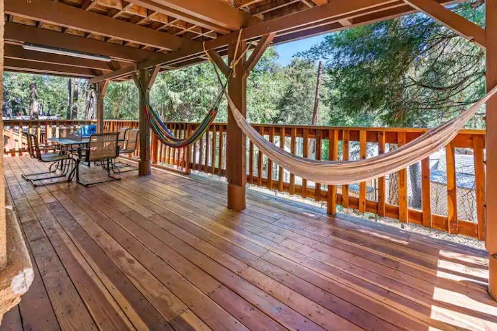 Log Cabin for 8 Guests in Crestline, Lake Gregory