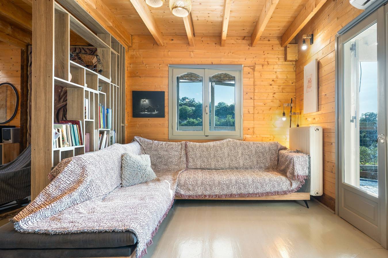 Villa de Madeira: Sea View Retreat with Wi-Fi, Air Conditioning, Private Pool & Jacuzzi in Alfa, Rethymno region