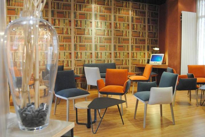 Hôtel pour 3 personnes, avec vue et balcon, animaux acceptés dans Grotte de Massabielle - 2