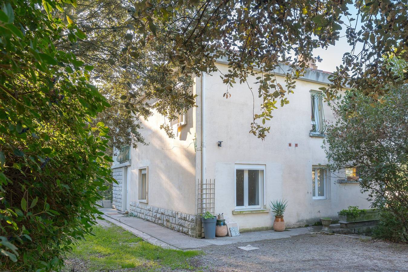Entire apartment, La Bastidonne: Peaceful Retreat with Private Pool in the Heart of the Luberon in La Bastidonne, Parc naturel régional du Luberon