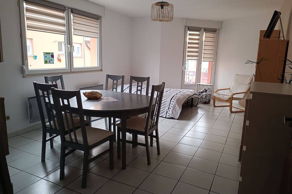 Ganze Wohnung, Cozy apartment with a balcony for 4 people near Strasbourg, Colmar, and Europapark in Geispolsheim, Region Straßburg