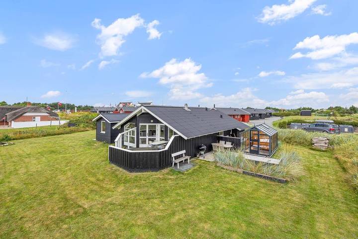 Villa für 6 Personen, mit Balkon/Terrasse und Sauna sowie Terrasse, mit Haustier - 1
