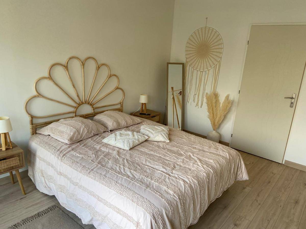 Double Room with Private Bathroom in Bergerac, Périgord Pourpre
