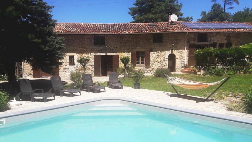 Gîte pour 6 personnes, avec vue ainsi que jardin et piscine à Saint-Vallier