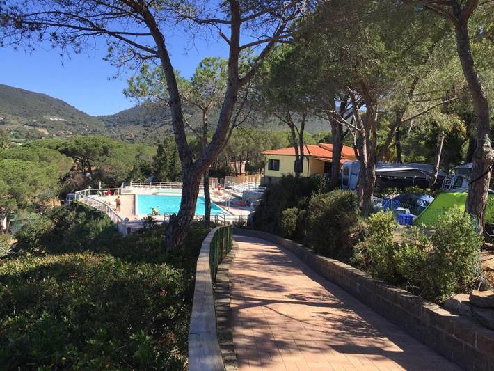 Bungalow für 5 Personen, mit Pool und Kinderpool sowie Garten und Ausblick auf Elba - 3