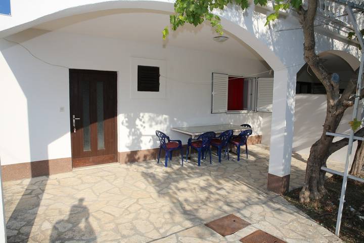 Ferienwohnung für 5 Personen, mit Balkon/Terrasse in Vodice