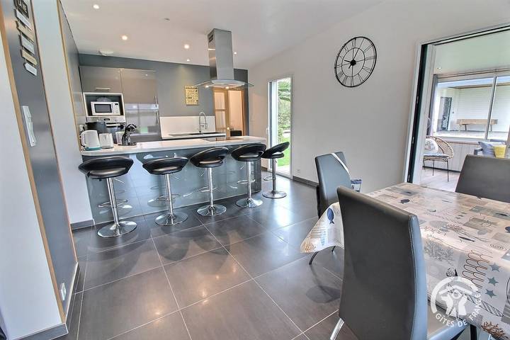 Gîte pour 6 personnes, avec Jacuzzi et Terrasse ainsi que Jardin et Vue à Trédrez-Locquémeau - 2