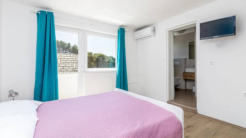 Ferienwohnung für 2 Personen in Pakostane