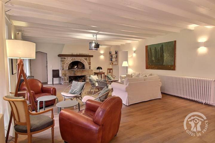 Gîte pour 15 personnes, avec Terrasse ainsi que Jardin et Vue à Plévenon