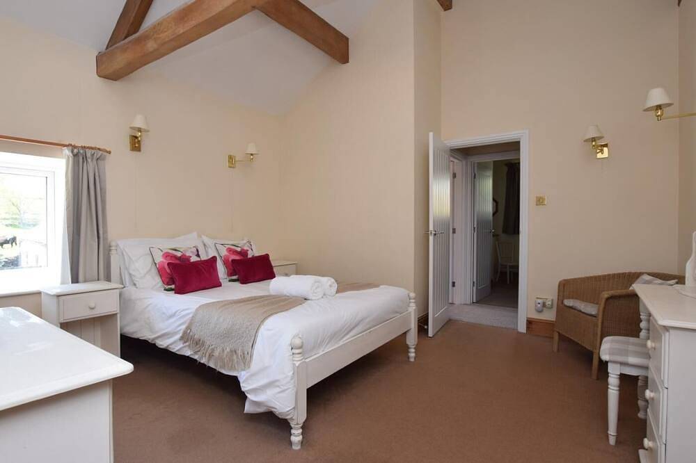 3 Bed in Ashford In The Water (oc-pk501) in Ashford in the Water, Derbyshire