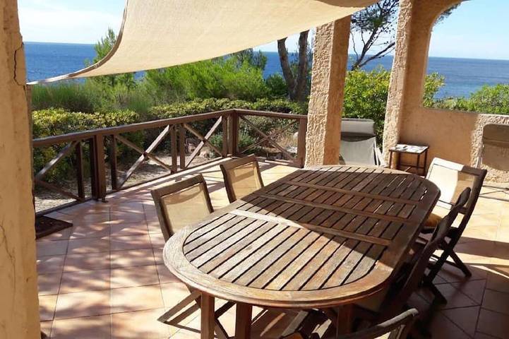 Gîte pour 9 personnes, avec Terrasse et Jardin dans Calanque de Cap Rousset
