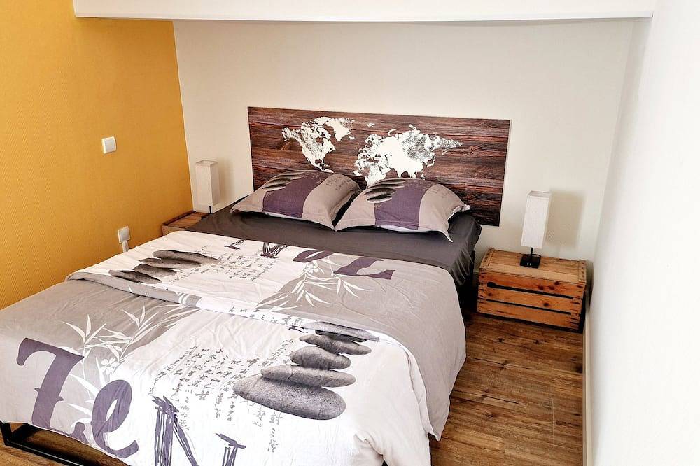 Beautiful renovated house, 2 bedrooms, air conditioning, free private parking, Wi-Fi in Agén, Región de Agen