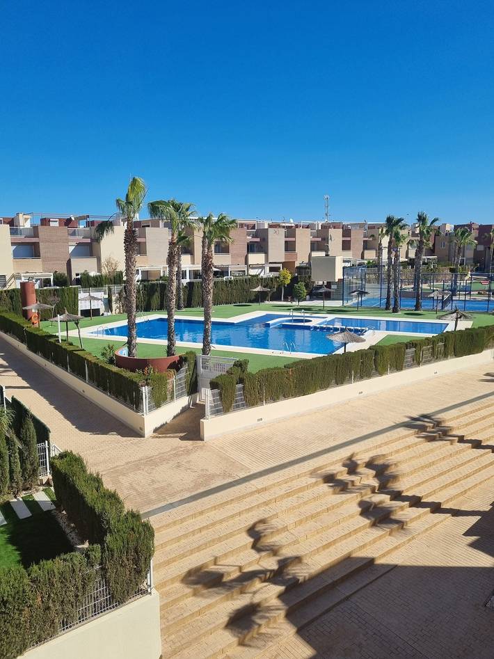 Apartamento entero, "Fantastic apartment" con piscina, hidromasaje, Wi-Fi, aire acondicionado y terraza in Las Calas, Torrevieja