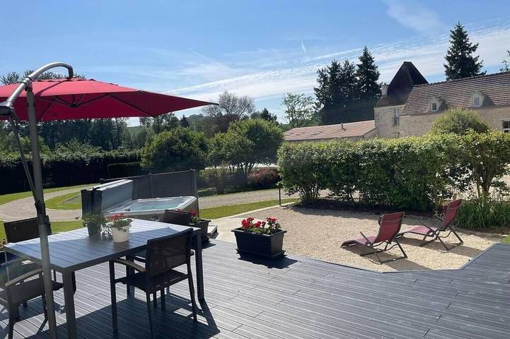 Location de vacances pour 4 personnes, avec jacuzzi, animaux acceptés à Coulonges-Cohan