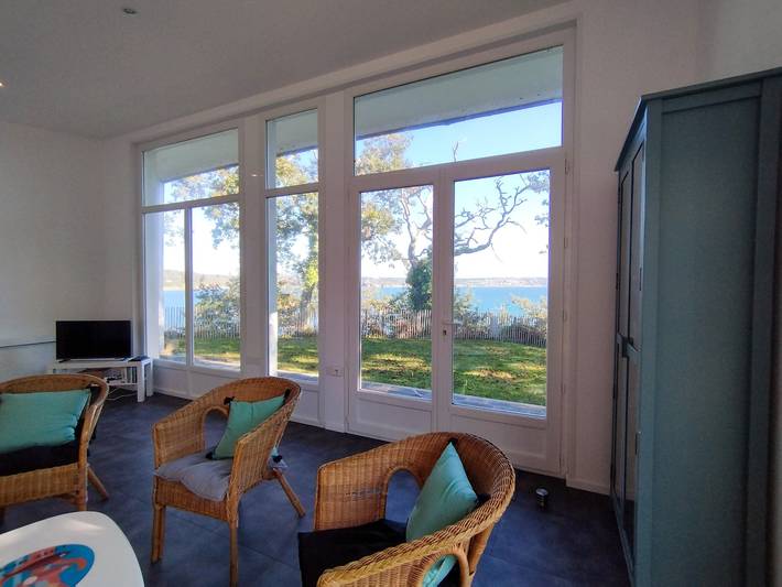 Location de vacances pour 10 personnes, avec jardin et terrasse à Plougonvelin - 4