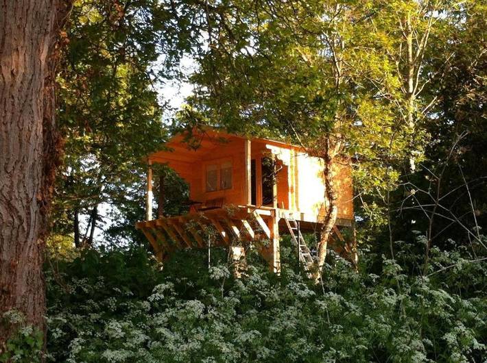 Maison d’hôte pour 4 personnes, avec Balcon et Jacuzzi ainsi que Terrasse et Jardin