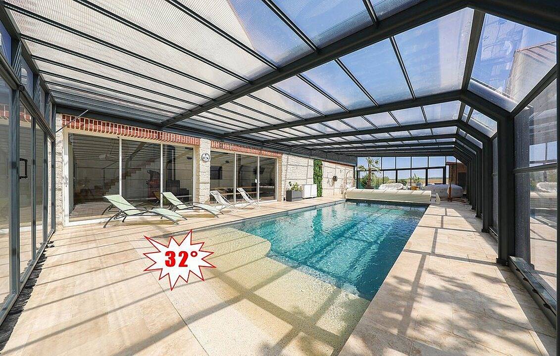 Villa avec piscine couverte chauffée, sauna, jacuzzi in Léglantiers, Oise