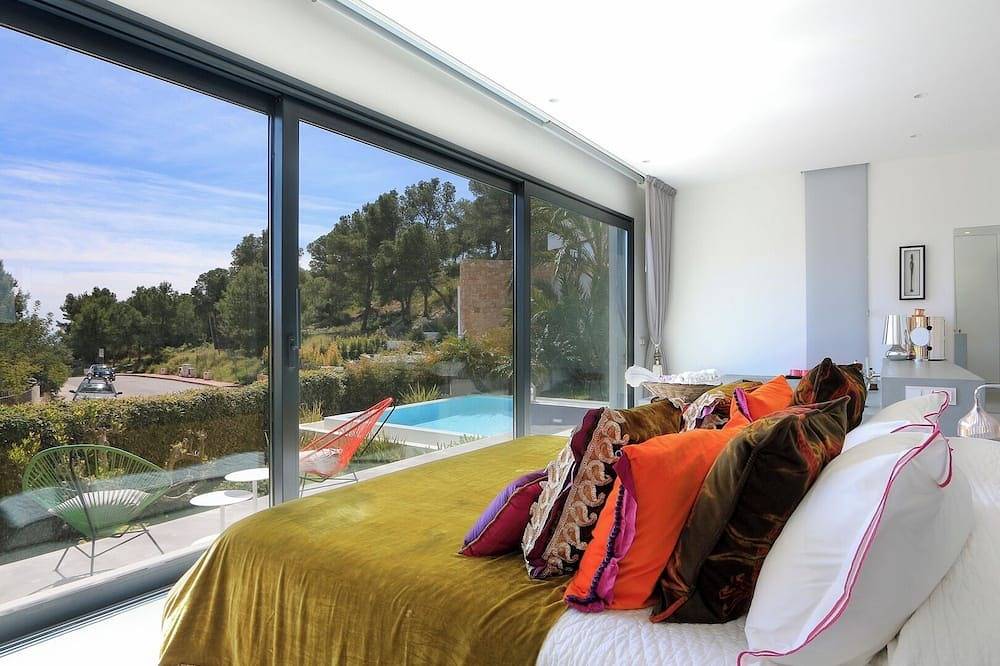 The Perfect Luxury Sea Views, Ibiza Villa 1011 in Cap Martinet, Santa Eulària des Riu