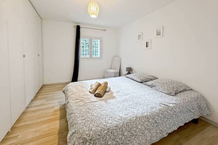 Grande maison au cœur d'Antibes, Jardin & 3 parkings couverts in Antibes, Côte méditerranéenne (France)