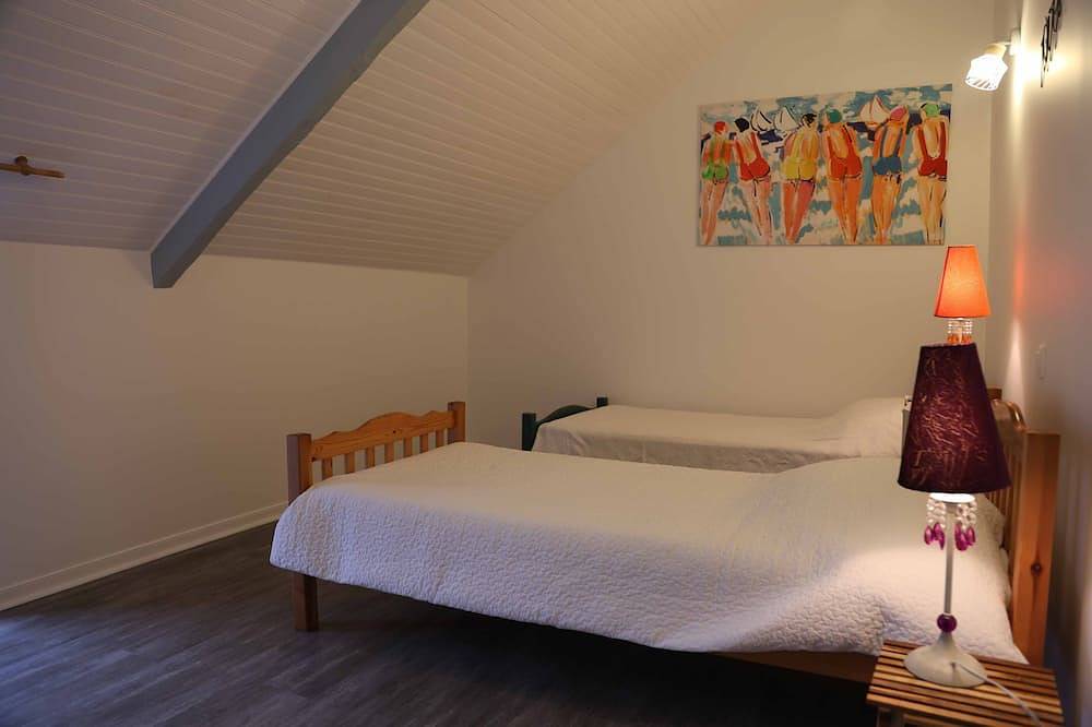 Gîte pour 8 personnes  Dans Une Maison Pleine de Charme , à 10mn de la mer in Corseul, Région de Dinan
