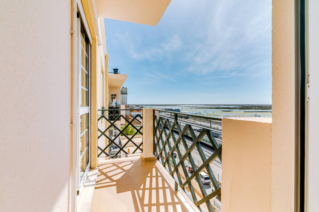 Geheel appartement, The Nest Apartment - Sea View - Faro in São Pedro, Faro